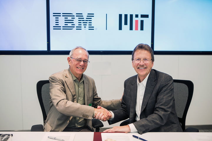 ปี 2017 John Kelly III รองประธานอาวุโส IBM จับมือกับ L. Rafael Reif ประธาน MIT ตั้งศูนย์ MIT-IBM Watson AI Lab โดยมีหน่วยงานหนึ่งที่พัฒนาควอนตัมคอมพิวเตอร์ด้าน machine learning