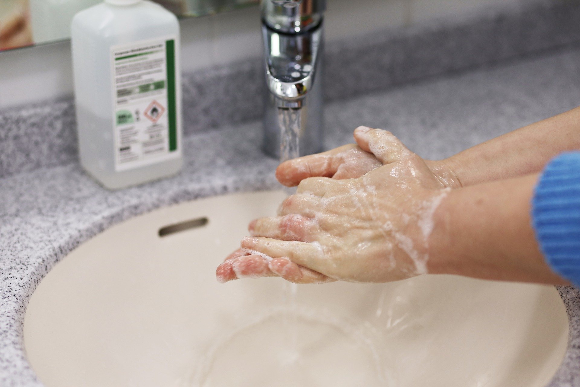ignaz washing hand